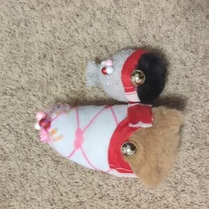Valentine's Day gnome pair.